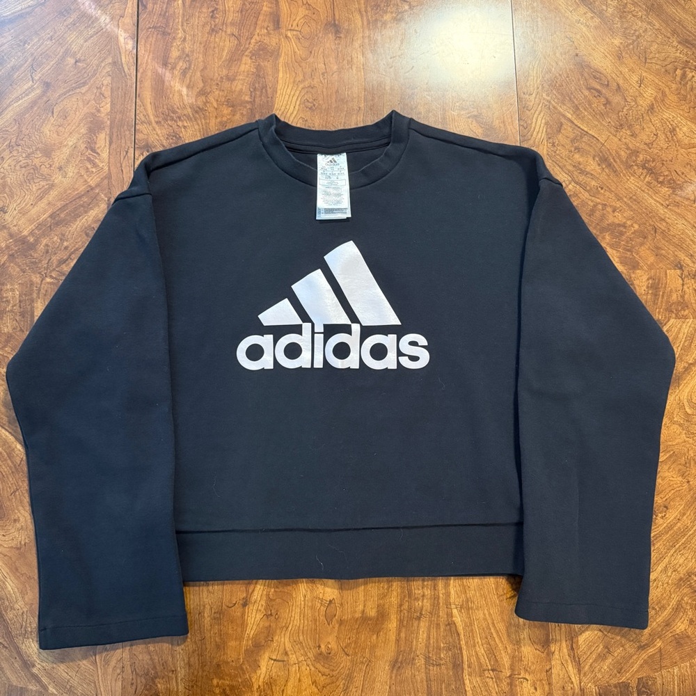 Women’s Cropped Crewneck Black Sweater